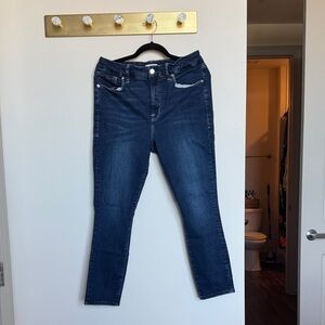 Good American Good Legs Crop Skinny Jeans